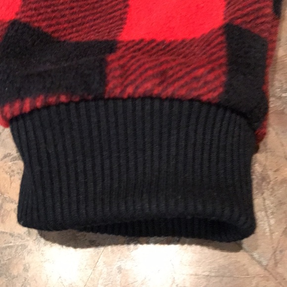 Carter’s red and black onsie - Picture 7 of 10